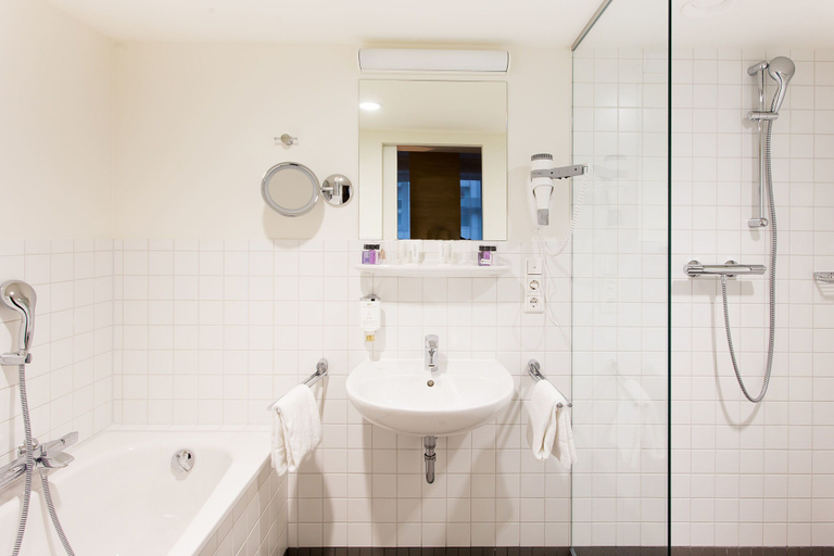 Bathroom 4, Stadthotel am Römerturm, Köln