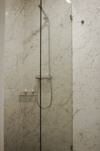 Bathroom 3, Nightingale Apartments, Porto