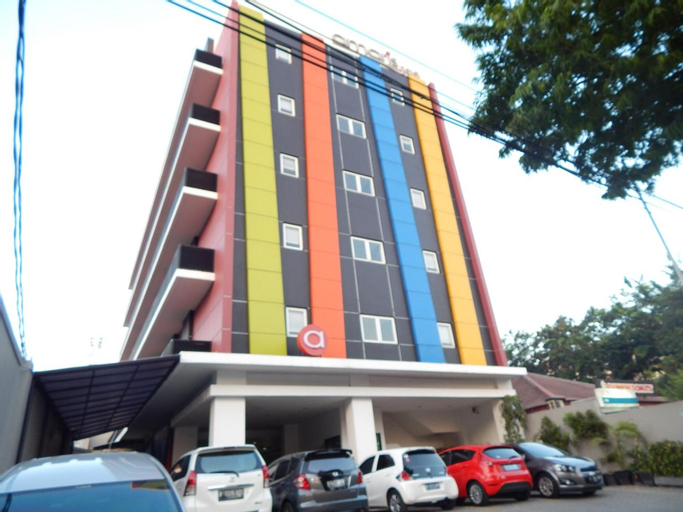 Exterior & Views 11