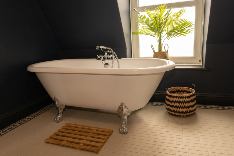 Bathroom 4, Langleigh Villa, Devon