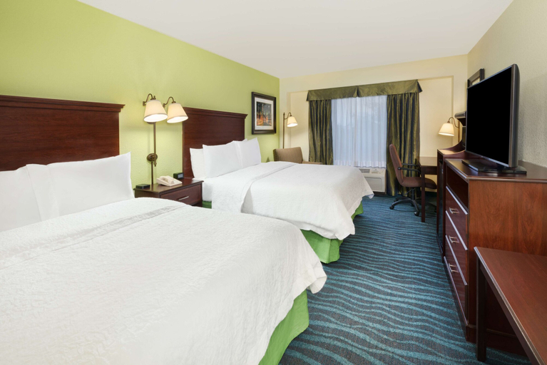 Bedroom 3, Hampton Inn - Atlanta Perimeter Center, Fulton