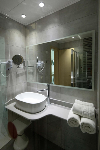 Bathroom 3, Hotel Rossis, Ionian Islands