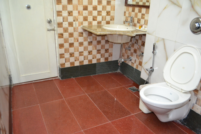 Bathroom 4, Chandra Inn, Jodhpur
