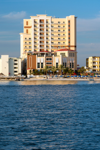 Exterior & Views 2, Hampton Inn & Suites Clearwater Beach, Pinellas