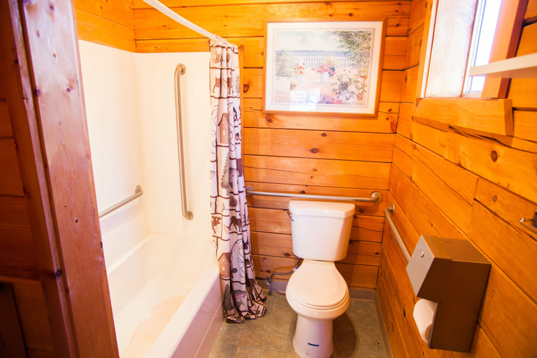 Bathroom 5, Bryce GatewayInn Cabins, Garfield