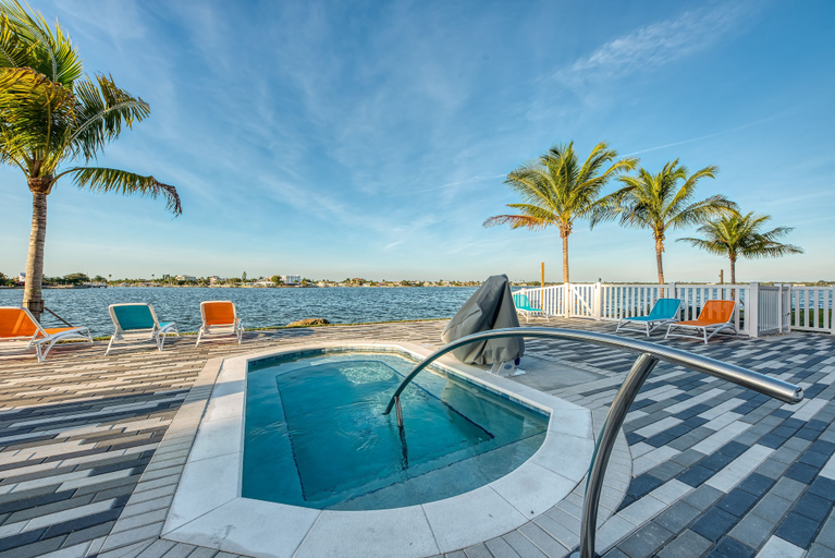 Sport & Beauty 5, FUSION Resort Waterfront Suites, Pinellas