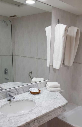 Bathroom, Hotel Austral Bahia Blanca, Bahía Blanca
