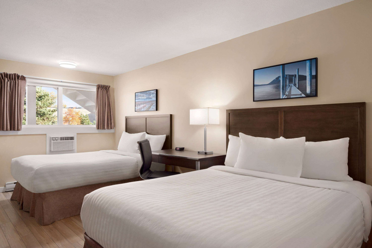 Bedroom 3, Travelodge by Wyndham Salmon Arm, Columbia-Shuswap