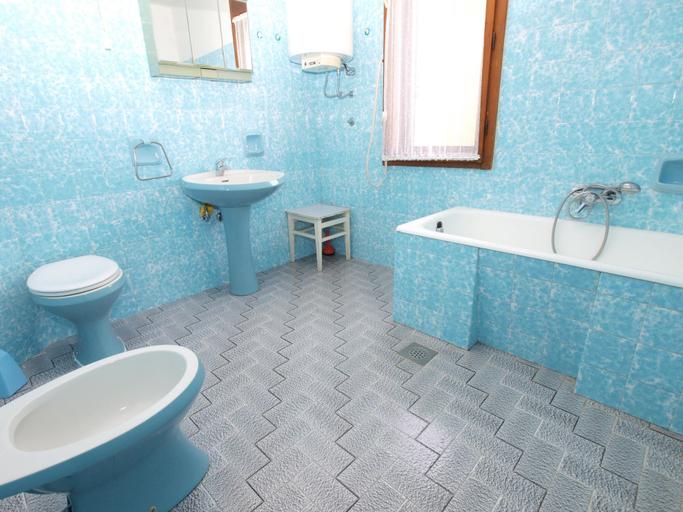 Bathroom 3, Apartment 1070, Premantura