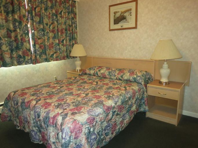 Bedroom 3, Tropicana Suite Hotel, Greater Vancouver