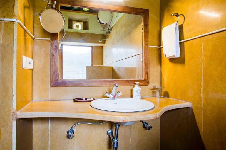 Bathroom 2, Hotel Jessulkot, Jaisalmer