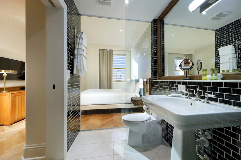 Bedroom 26