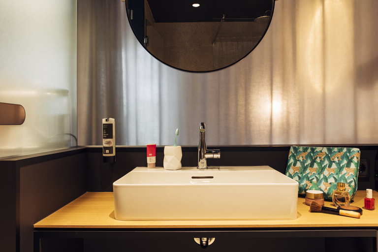 Bathroom 4, harry’s home Bischofshofen hotel & apartments, Sankt Johann im Pongau