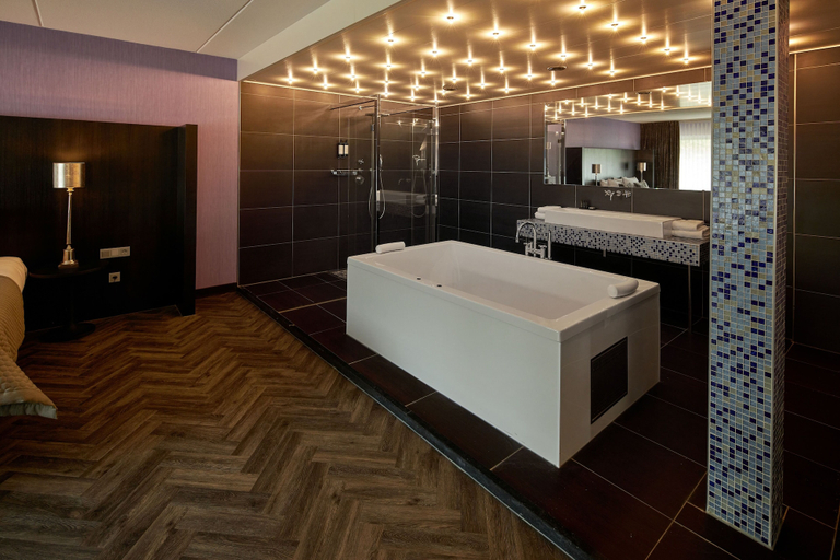 Bathroom 5, Van der Valk Hotel Arnhem, Arnhem