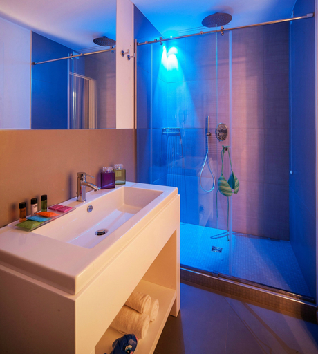 Bathroom 4, Love Boat, Rimini