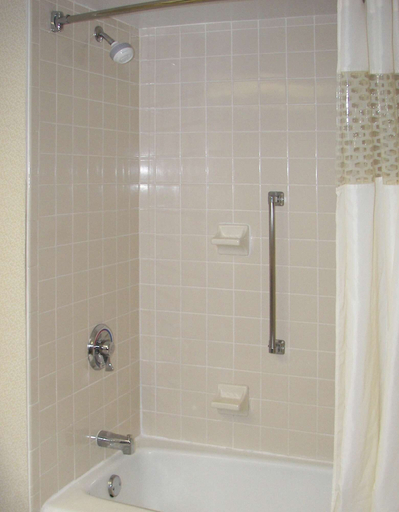 Bathroom 3, Hampton Inn by Hilton Milwaukee Northwest, Milwaukee