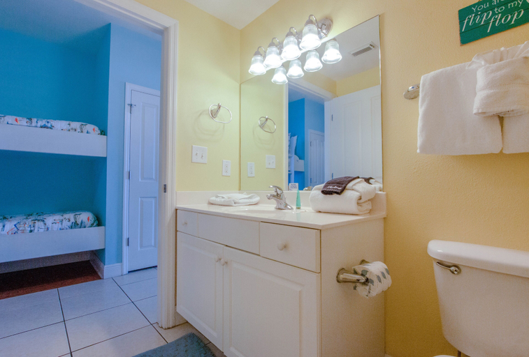 Bathroom 3, Celadon Beach Resort by Book That Condo, Bay