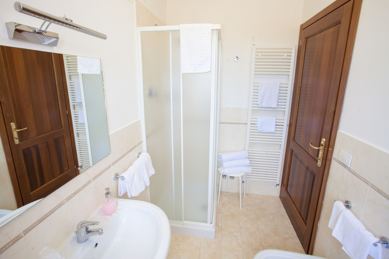 Bathroom 3, Assisium Agriturismo, Perugia
