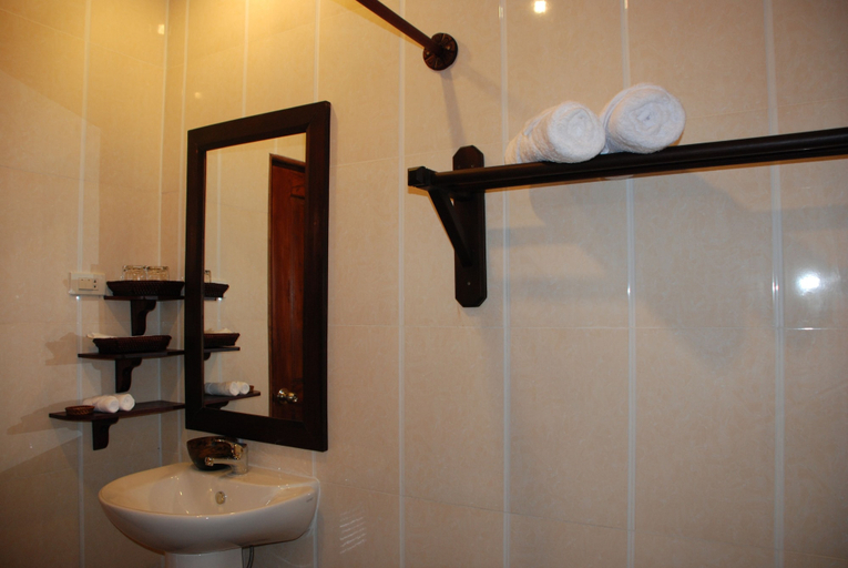 Bathroom 4, Luang Prabang Legend Hotel, Luang Prabang