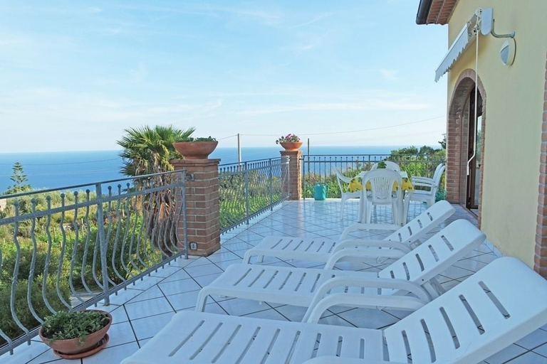 Others 5, Villa Claudia, Salerno
