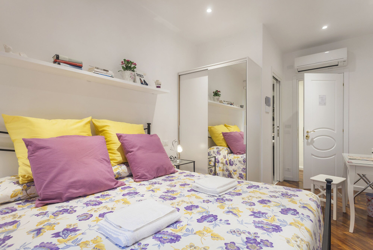 Bedroom 2, Le Scalette al Vaticano, Rome