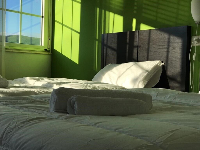 Bedroom 3, Hotel Playa de Quenxe, A Coruña