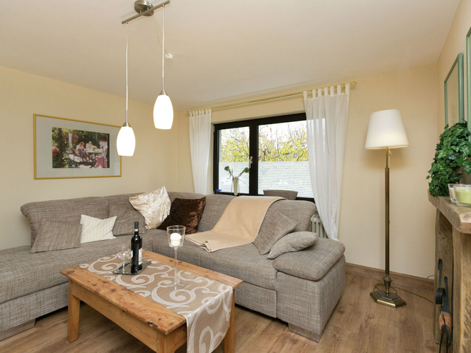 Others 4, Modern Apartment in Mastershausen near the Forest, Rhein-Hunsrück-Kreis