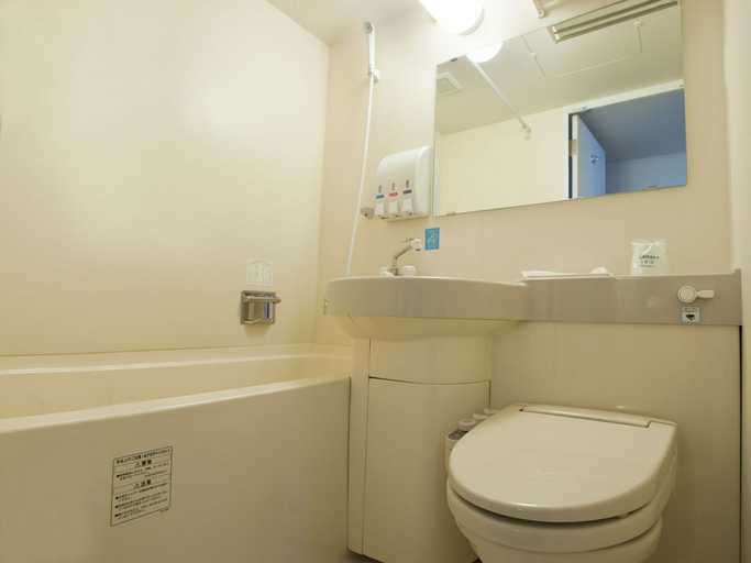 Bathroom 5, Bells's Inn Maebashi, Maebashi