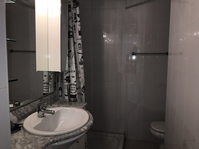 Bathroom, Apartamento Europalace 84, Girona