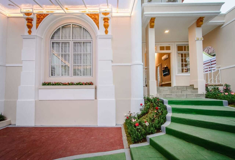 Exterior & Views 2, Villa Kota Bunga Puncak 2 Bedroom, Cianjur
