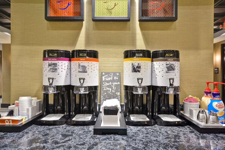 Food & Drinks 5, Hampton Inn & Suites Detroit/Warren, Macomb