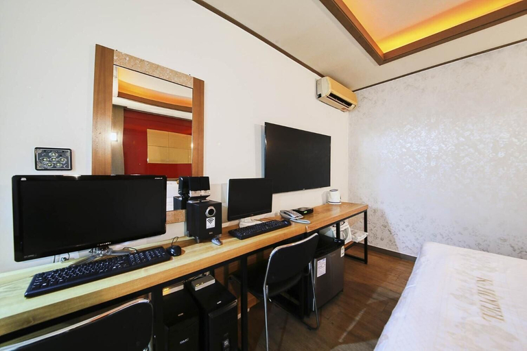 Others 4, K2 Motel, Gangseo