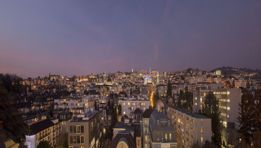 Exterior & Views 11