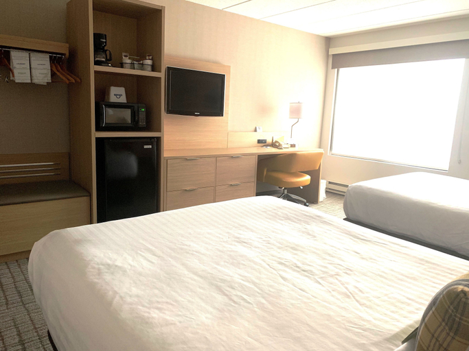 Bedroom 3, Days Inn & Suites by Wyndham Duluth by the Mall, Saint Louis