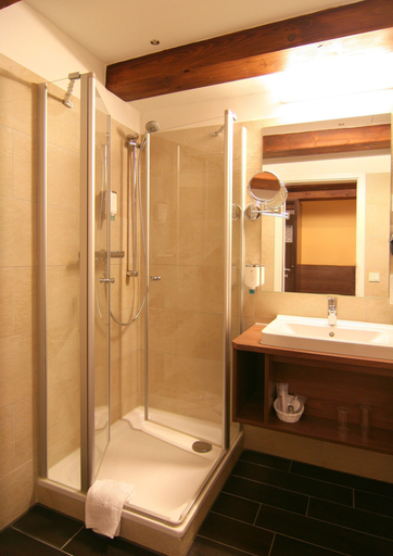 Bathroom 5, Altstadthotel Arch, Regensburg