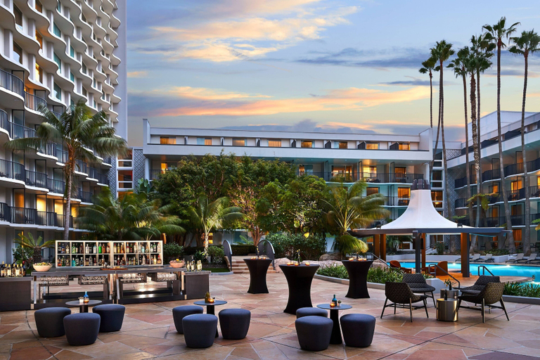 Exterior & Views 2, Los Angeles Airport Marriott, Los Angeles
