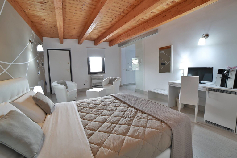 Bedroom 4, Villa Giulia Del Cavaliere, Cosenza