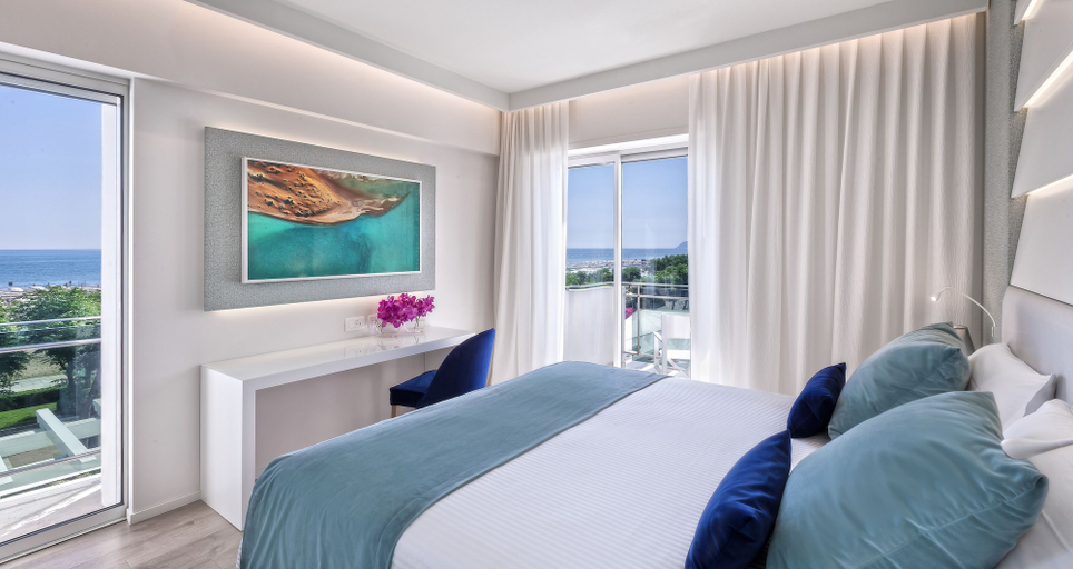 Bedroom 3, Atlantic Hotel & SPA, Rimini