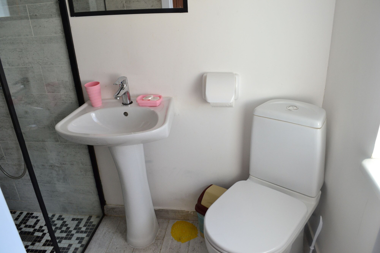 Bathroom 4, Rustaveli 36 Hotel, Tbilisi