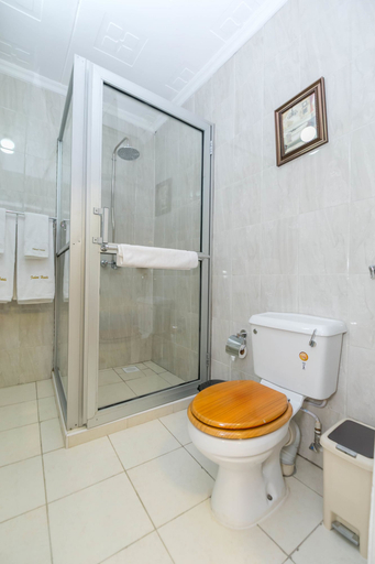 Bathroom 4, Fahari Gardens Hotel, Embakasi East