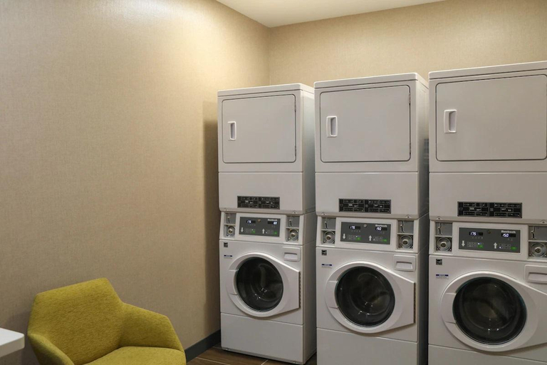Bathroom 3, Hampton Inn Lead, Lawrence