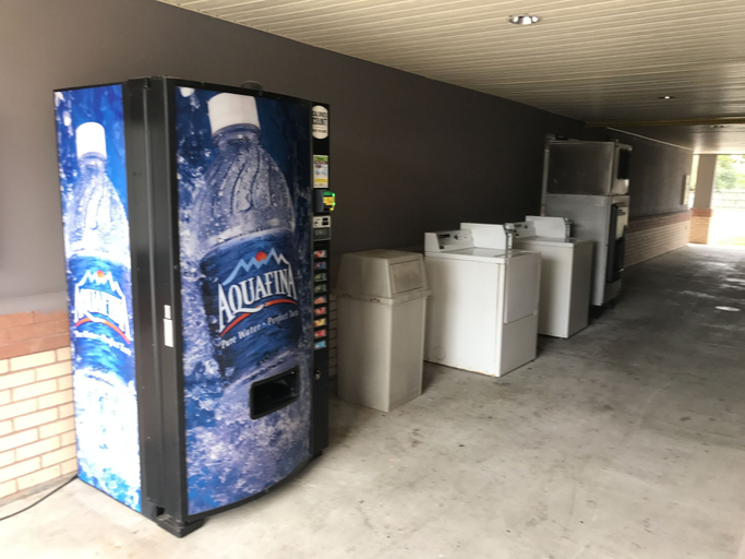 Food & Drinks 5, Super 8 by Wyndham Slidell, Saint Tammany