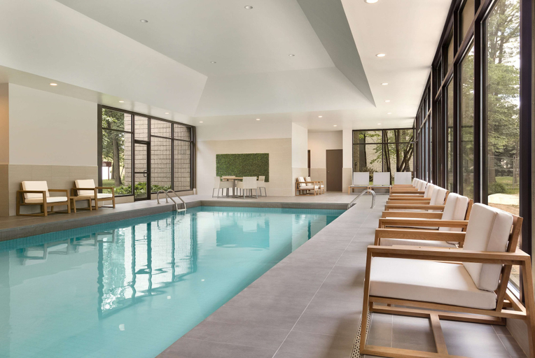 Sport & Beauty 2, DoubleTree by Hilton Toronto Airport West, Peel