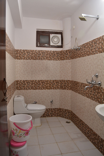 Bathroom 4, Thakur Ji, Hardwar