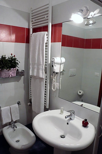Bathroom 5, Casina Dei Preti, Bari