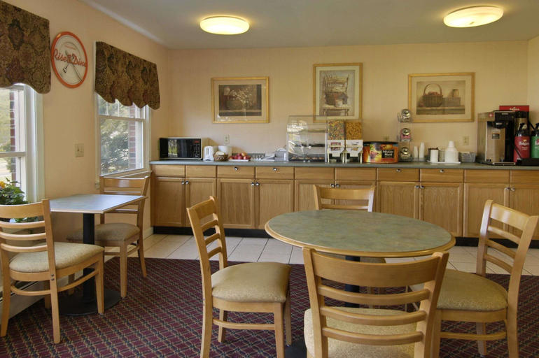 Food & Drinks 5, Howard Johnson by Wyndham Williamstown, Berkshire