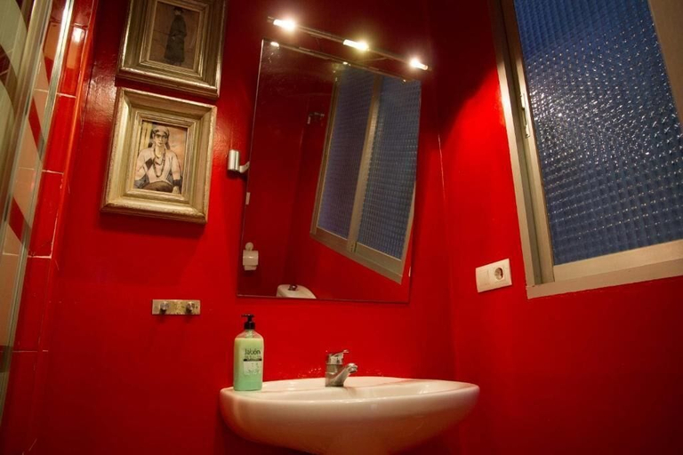 Bathroom 4, Russafa Youth Hostel, Valencia