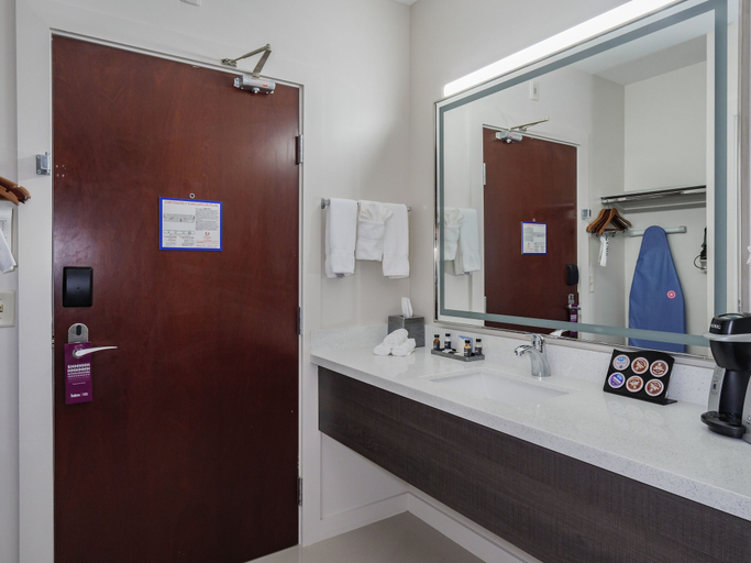 Bathroom 4, HOM Hotel Gainesville, SureStay Collection by Best Western, Alachua