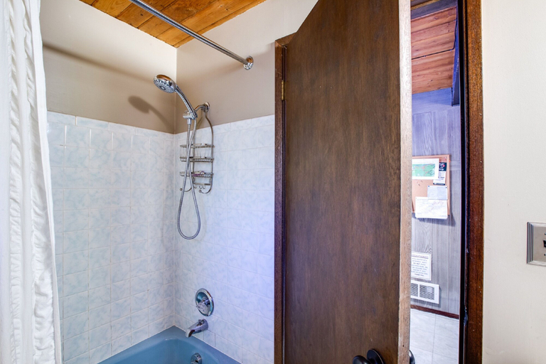 Bathroom 4, 98SL - Hot Tub - BBQ - Pets Ok - WiFi - Sleeps 6, Whatcom