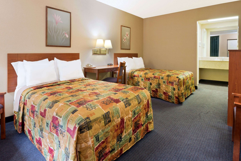 Bedroom 3, Knights Inn Elizabethtown, Bladen